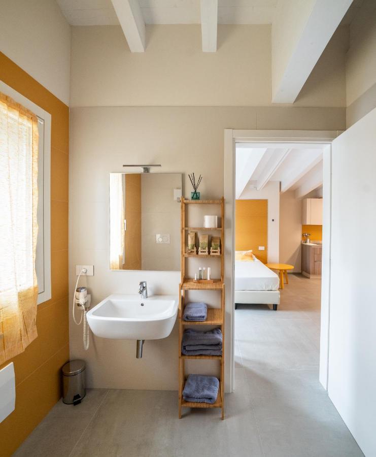 A Casa Di Sabina Otel Desenzano del Garda Dış mekan fotoğraf